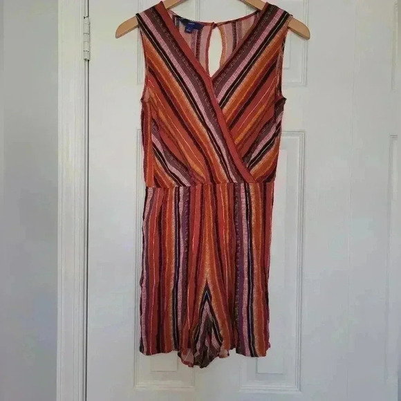 NWOT Apt 9 Small Summer Striped Pattern Romper - Picture 1 of 3